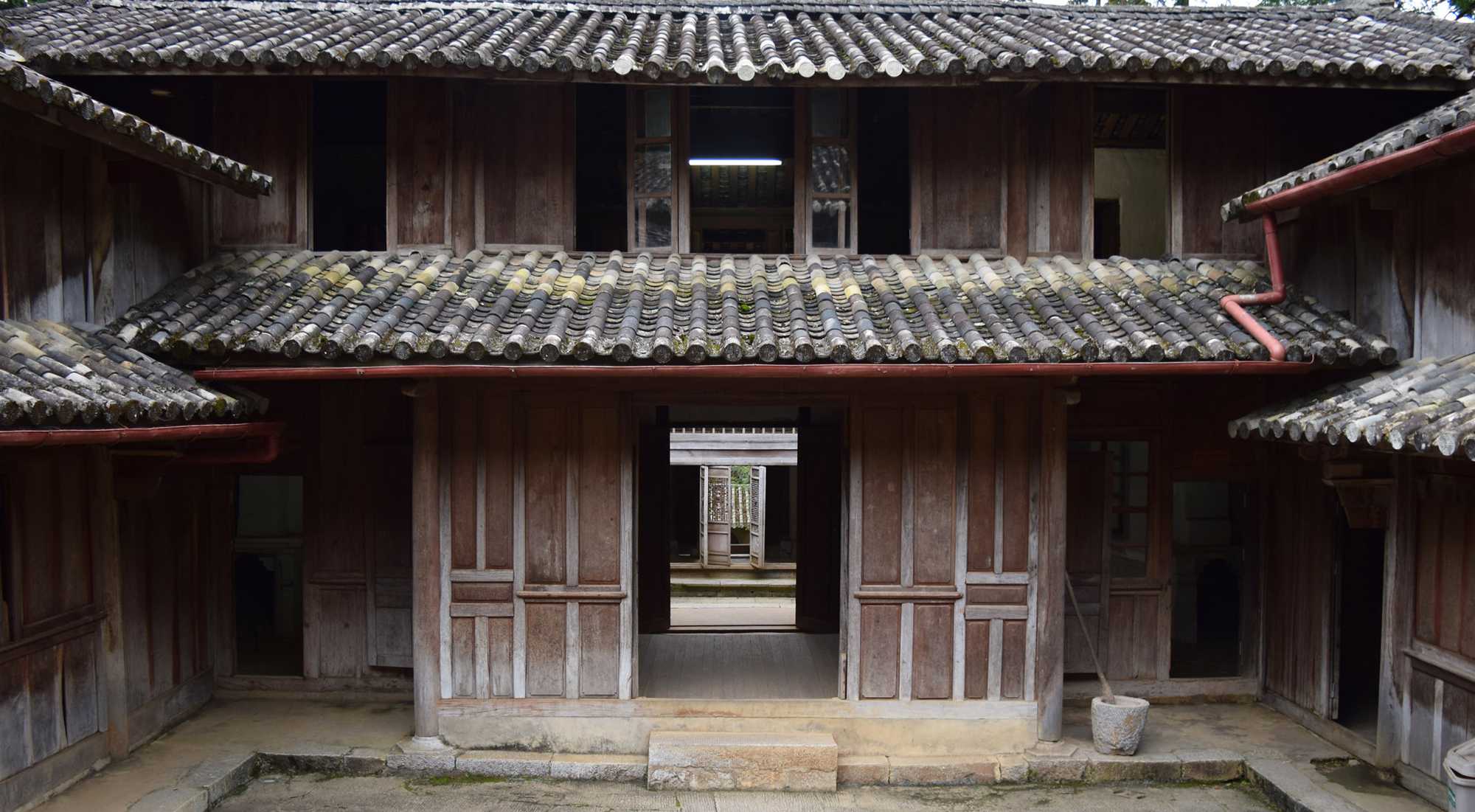 Impressive architectural styles of the Hmong king's palace